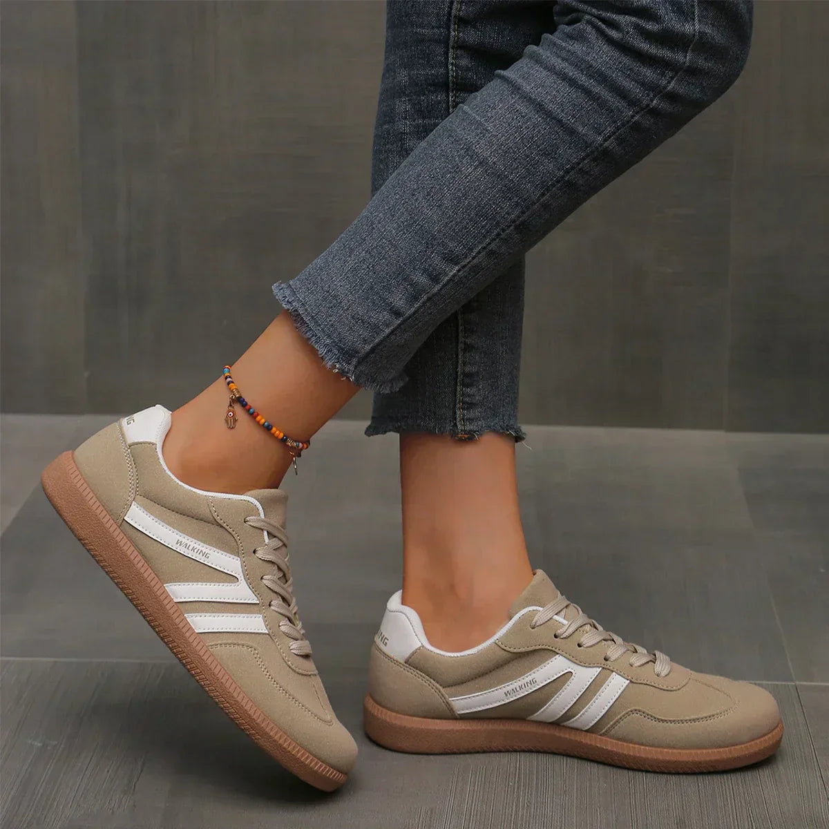 Aubrey - Low-Top Lace Sneakers