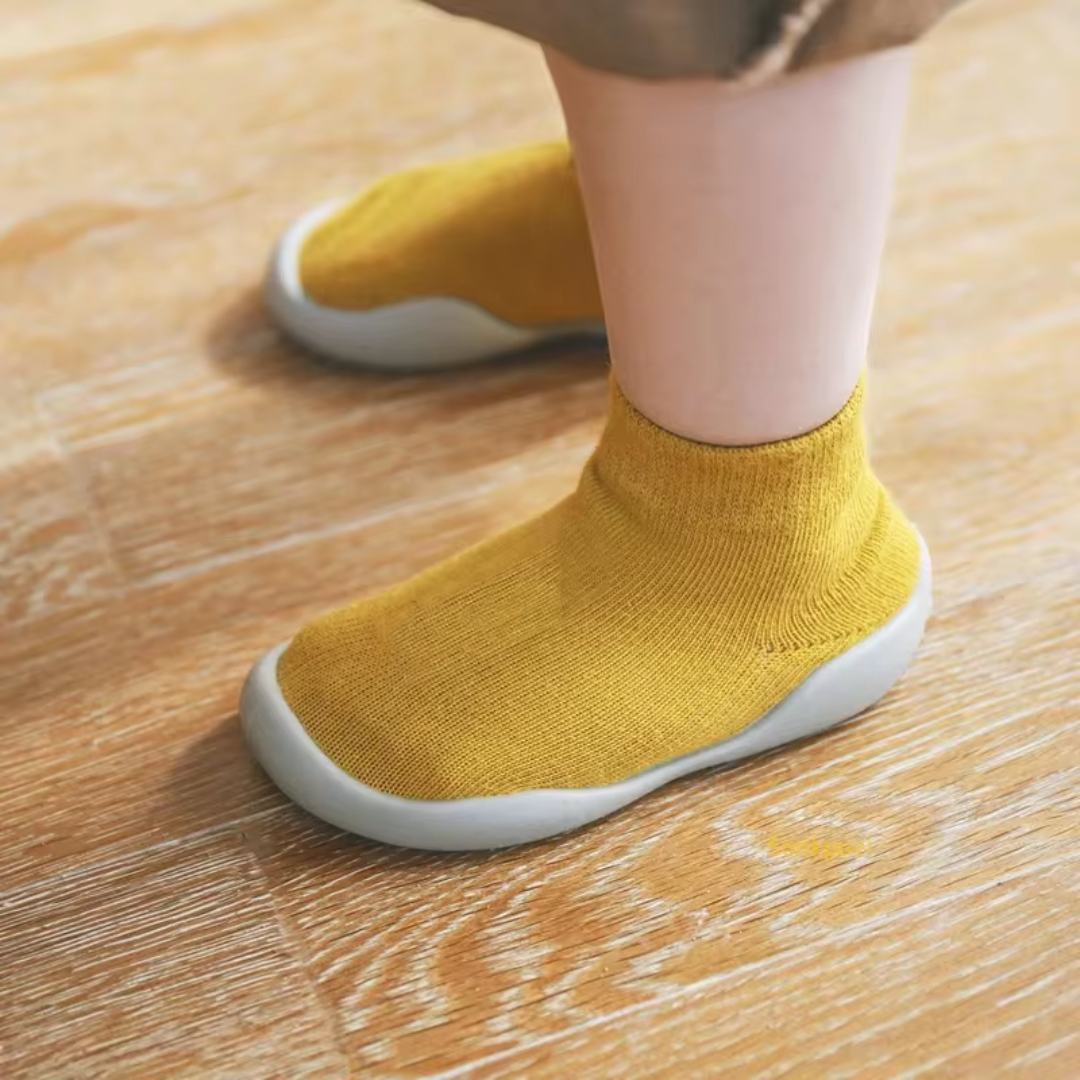 Noah - Non-slip children's socks with shoes