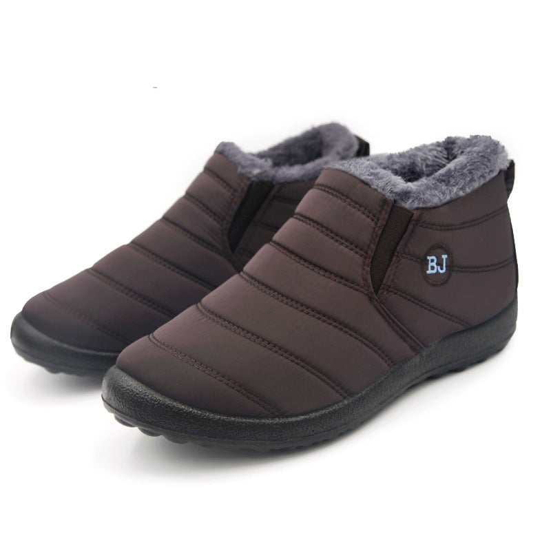 Ergonomic snow boots