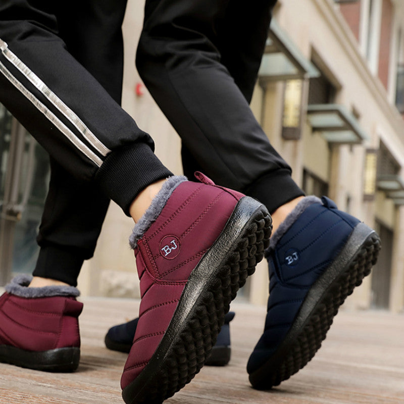 Ergonomic snow boots