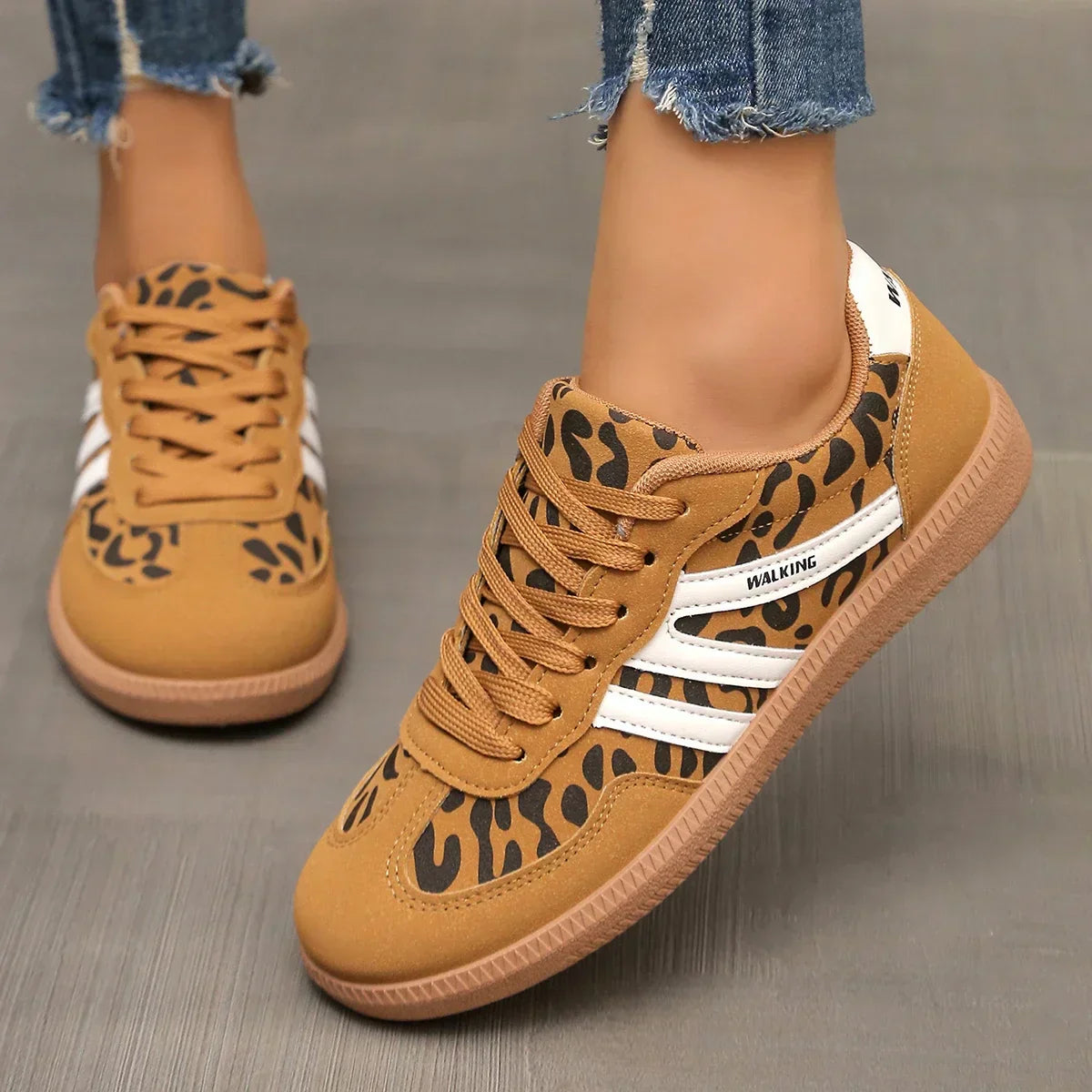 Aubrey - Low-Top Lace Sneakers