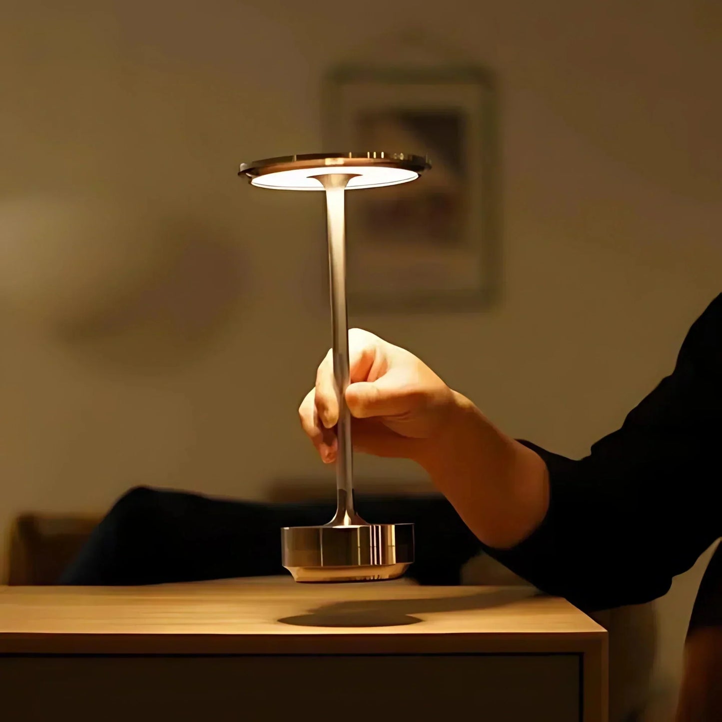 AuraLux - Wireless Touch Lamp