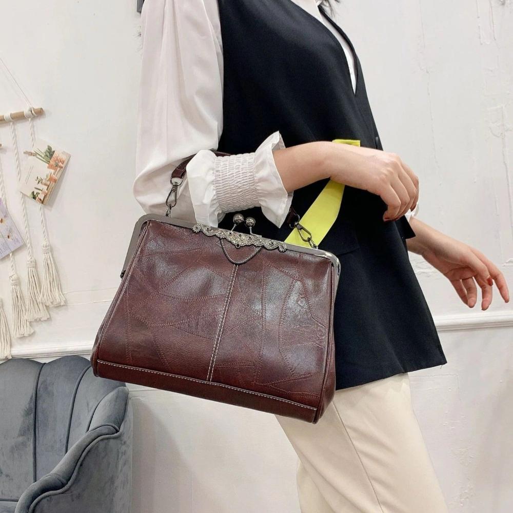 Jacqueline - Vintage Clasp Handbag